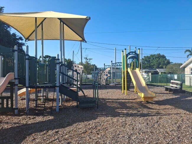 Building Photo - 5641 94th Terrace N