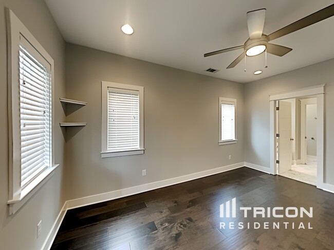 Building Photo - 1236 Hillwood Private Cove