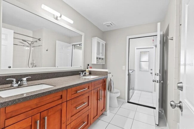 Building Photo - 22852 Fern Ct