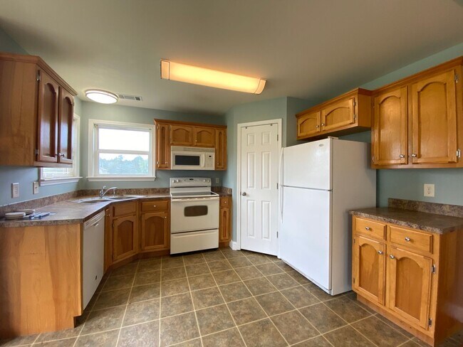 Building Photo - Home for Rent in Woodstock! View with 48 H...