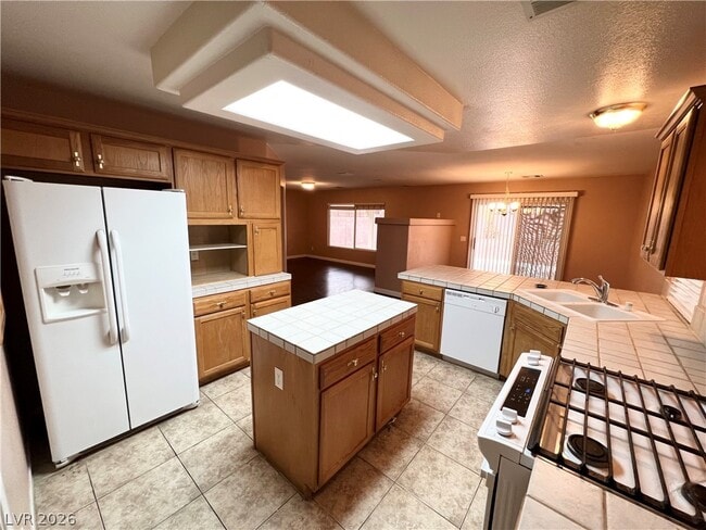 Building Photo - 7443 Treasure Chest St