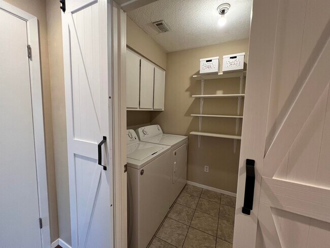 Building Photo - 116 Dawn