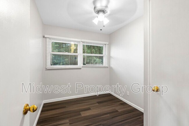 Building Photo - 306 Banff Cir