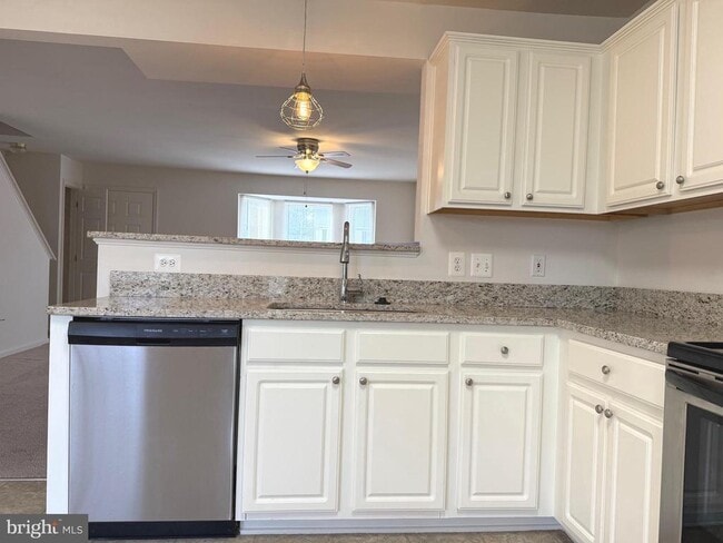 Building Photo - 111 Merrill Ct