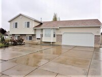 Building Photo - 859 W 2005 N