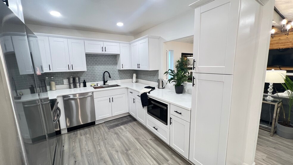 New Appliances - 2604 Nelwin Pl