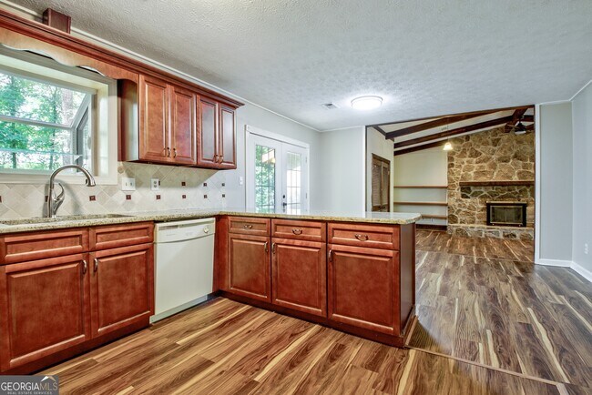 Building Photo - 11 Logwood Ln