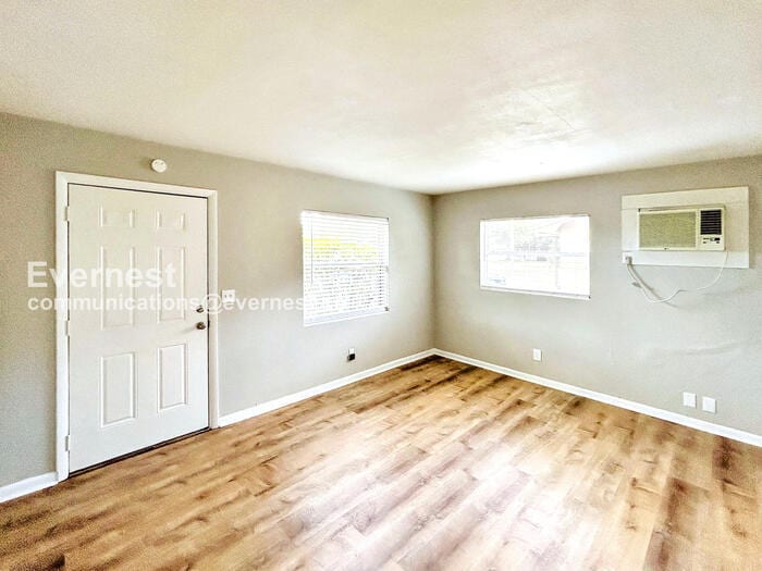 Building Photo - 10546 106th Ave N