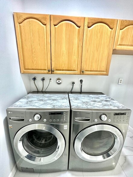 Building Photo - 1219 Baycourt Is