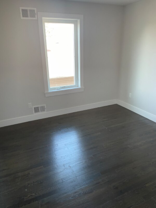 Building Photo - 16 Bartlett Ave