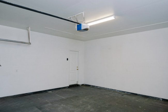 Building Photo - 4096 Laurel Walk Ln