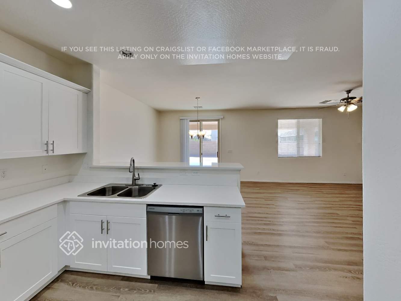 Building Photo - 17585 W Lilac St