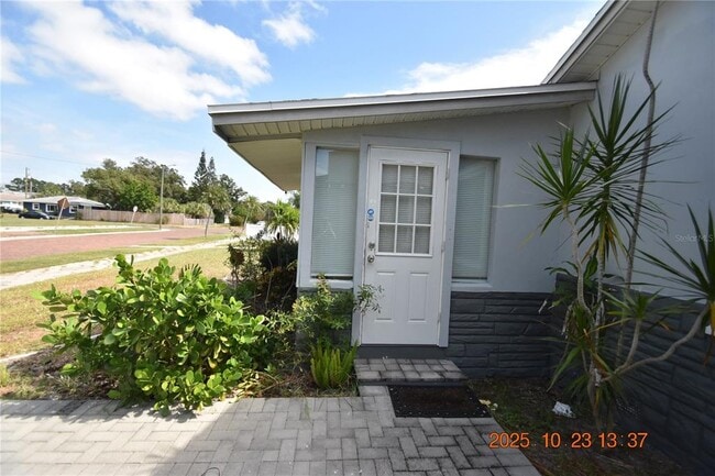 Building Photo - 4520 Burlington Ave N