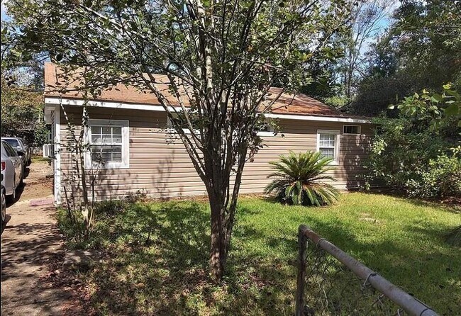 Primary Photo - 1818 Ogburn Ave