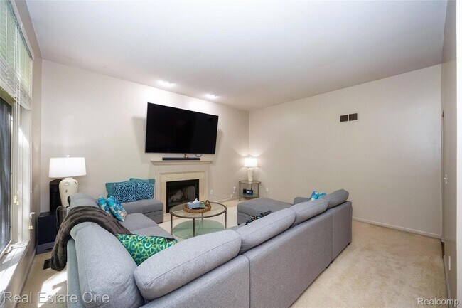 Building Photo - 3481 Castlewood Ct