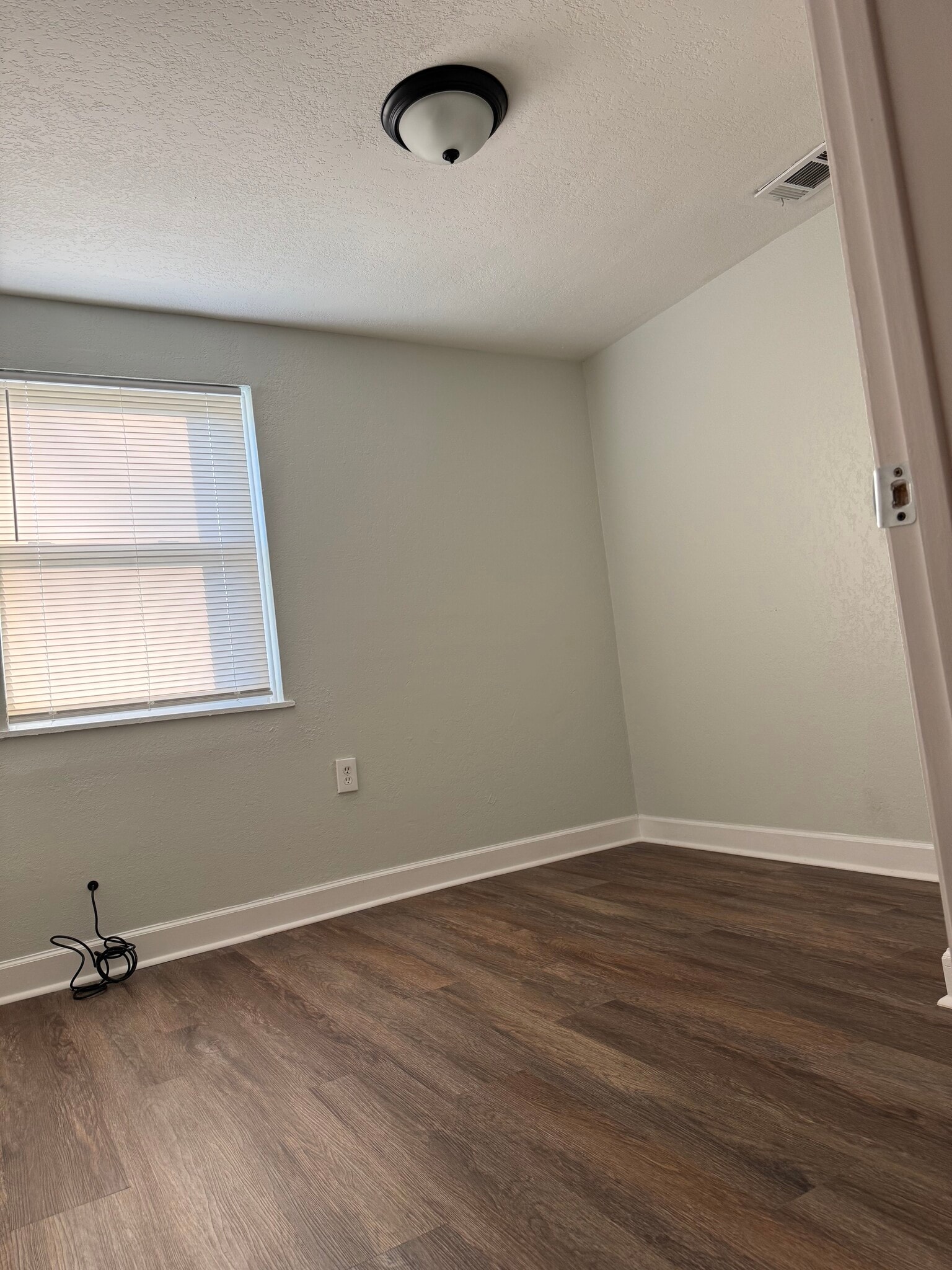 2nd Bedroom - 505 Davis Ave