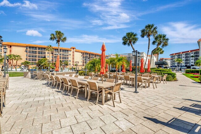Building Photo - 2871 N Ocean Blvd