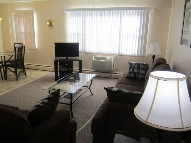 Building Photo - 322 Regency Park Dr