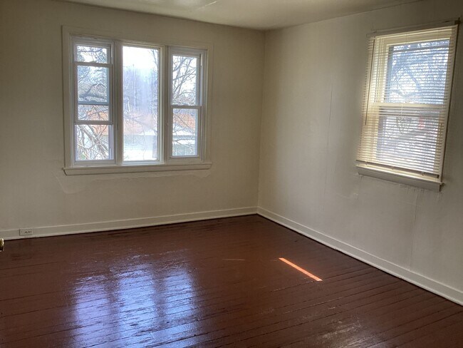 Building Photo - 4947 N 54th St