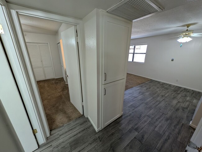 Building Photo - 2 Bedroom Condo Unit in the Polynesian Par...