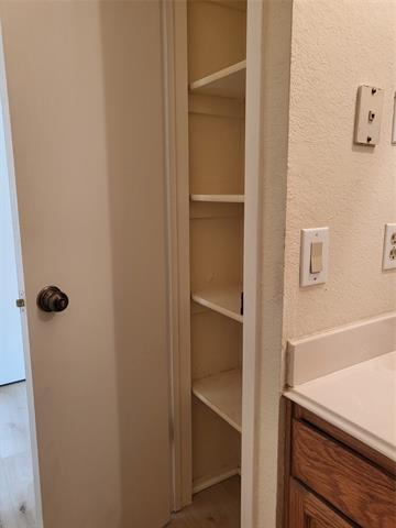 Building Photo - 2500 E Park Blvd