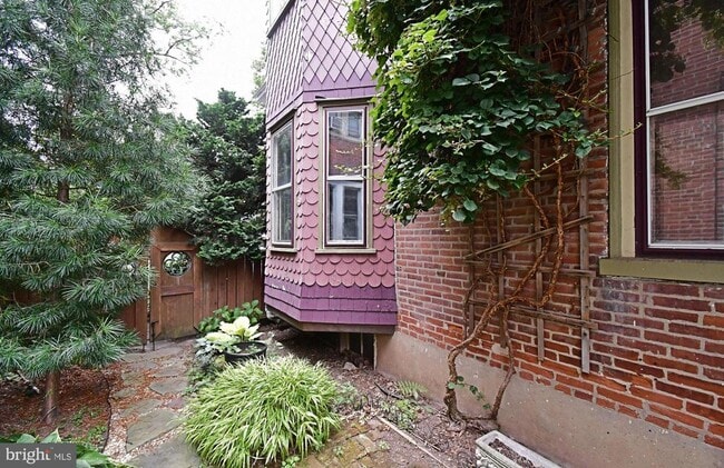 Building Photo - 365 2nd Ave