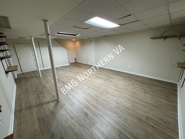 Building Photo - 7905 Lewinsville Rd