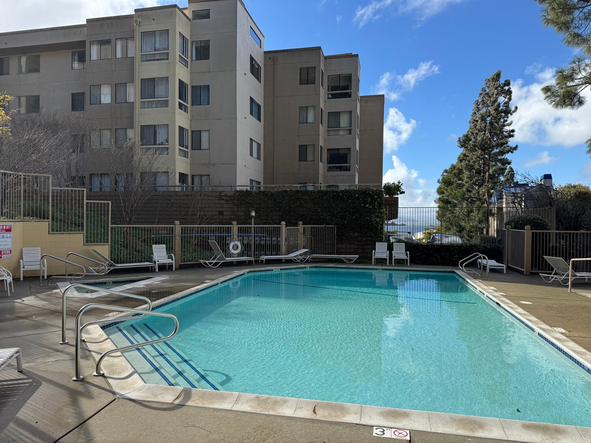 Building Photo - 545 Pierce St