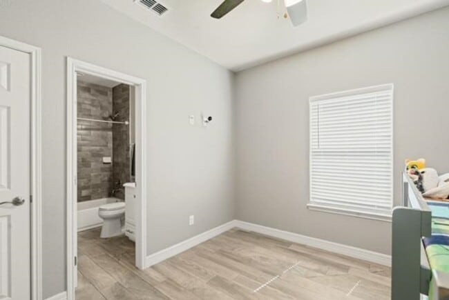 Building Photo - 406 Mountain View Dr