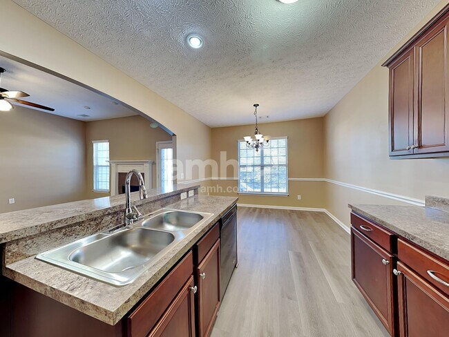 Building Photo - 115 Otter Glen Dr