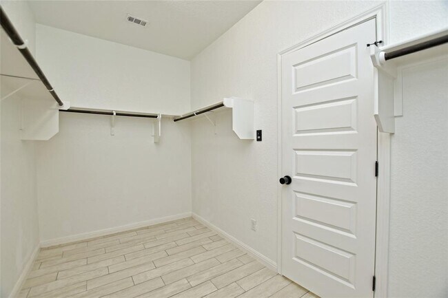 Building Photo - 17709 Shafer Dr