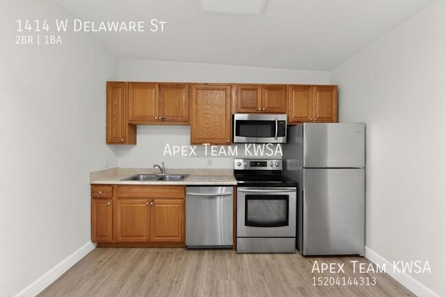 Building Photo - 1414 W Delaware St