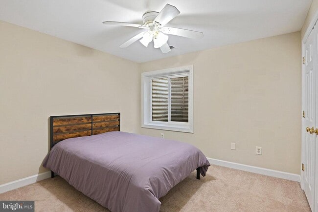 Building Photo - 2918 Glenvale Dr