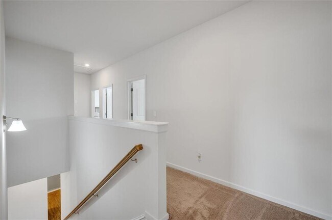 Building Photo - 317 Lucyanna Ln