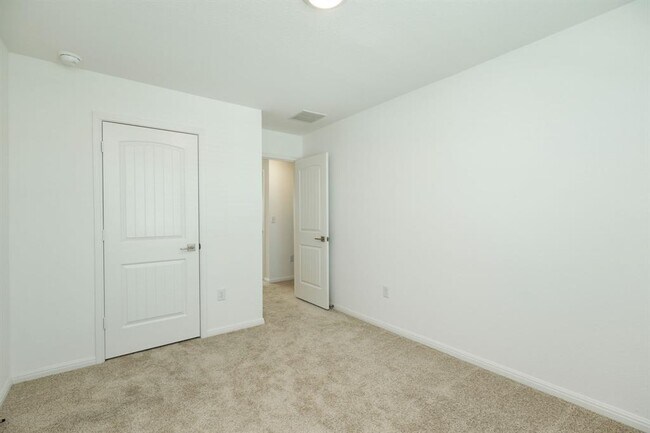 Building Photo - 409 Brody Ln