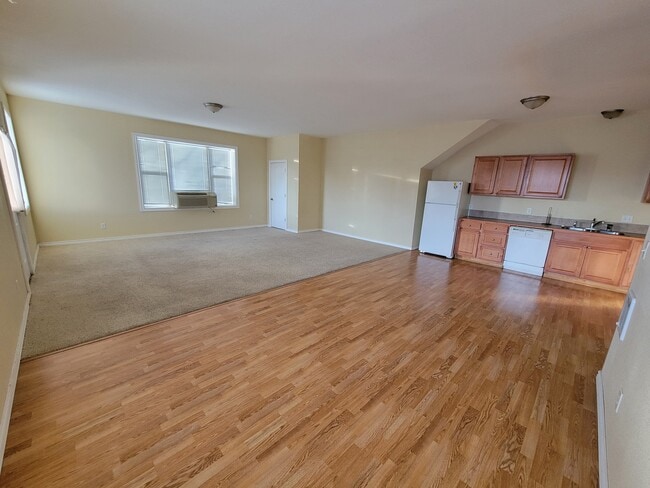 Building Photo - French Apartments