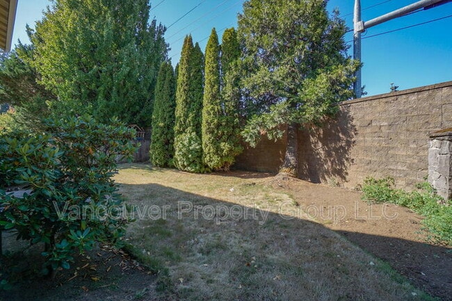 Building Photo - 6416 NE 163rd Ave