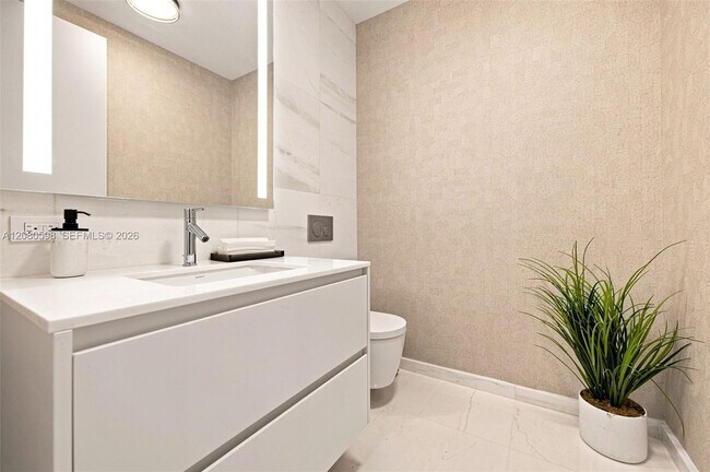Building Photo - 300 Biscayne Blvd Way