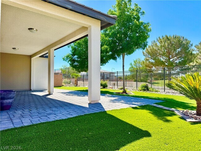 Building Photo - 5025 E Beacon Ridge Dr