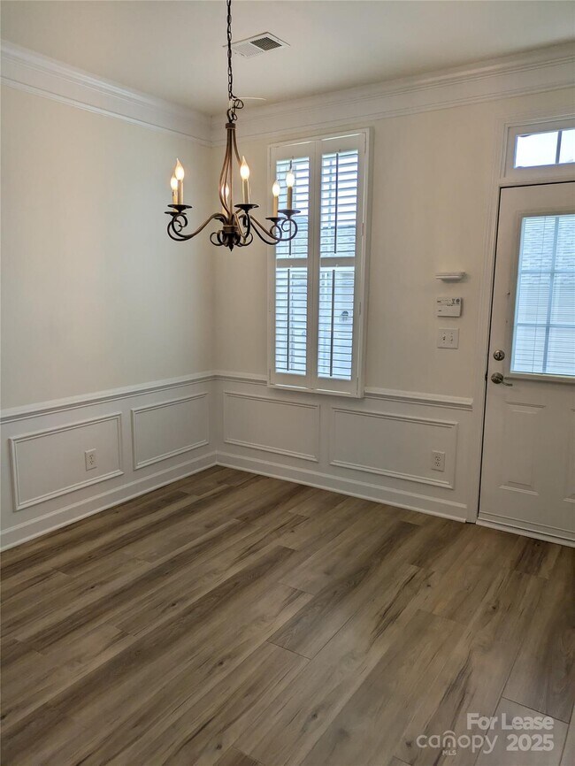 Building Photo - 103 Chawton Ln