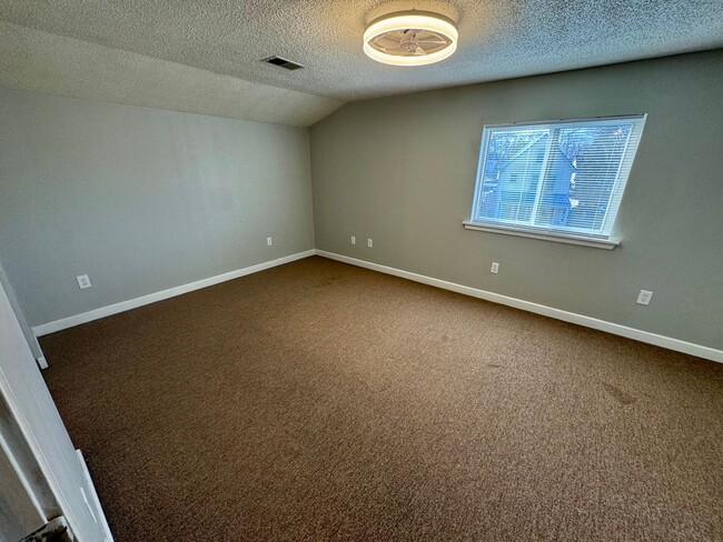 Building Photo - 409 North Ave