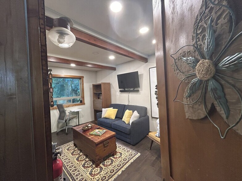 Primary Photo - 23253 WA-534