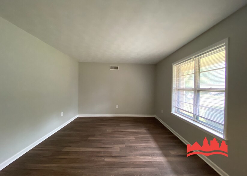 Building Photo - 5152 Downs Dr