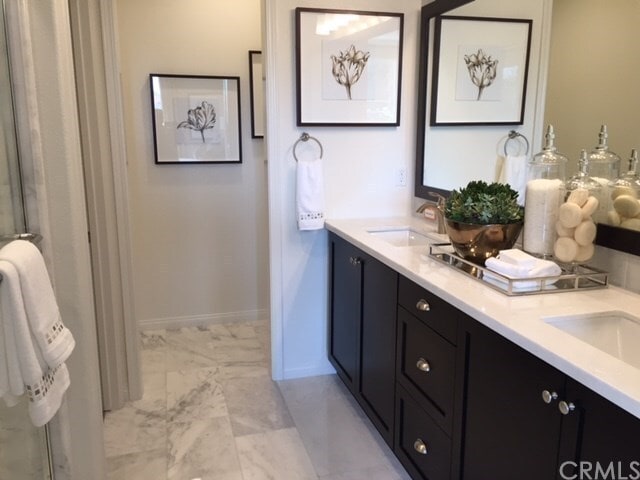 Building Photo - 4752 E Washington Ave