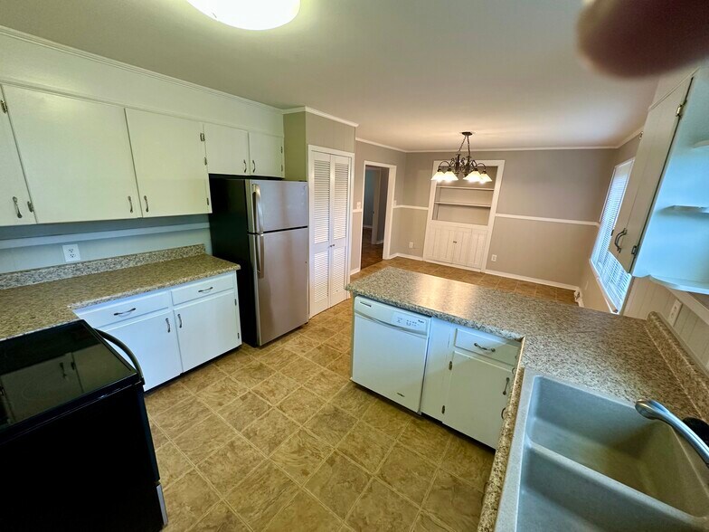 Kitchen - 92 Kenway St