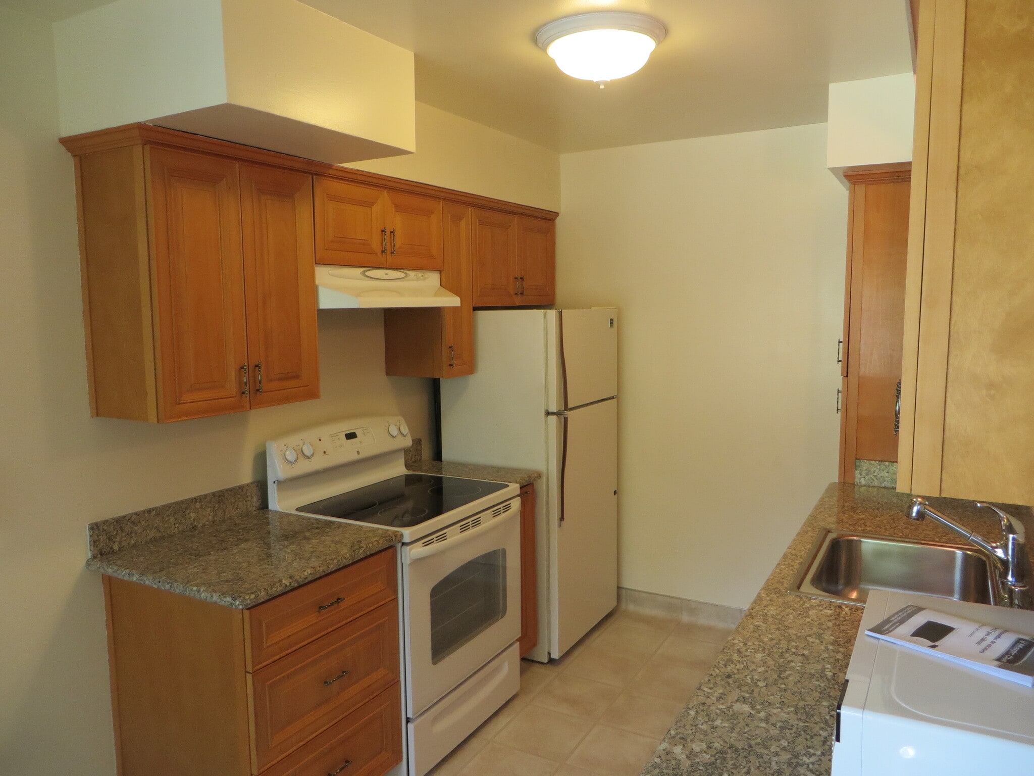 Kitchen - 433 Vasquez Ct