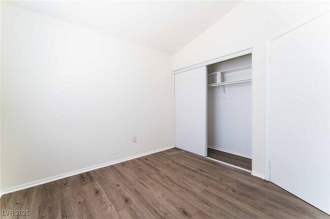 Building Photo - 4104 N Compass Rose Way