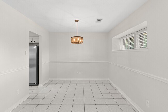 Building Photo - 10126 Metronome Dr