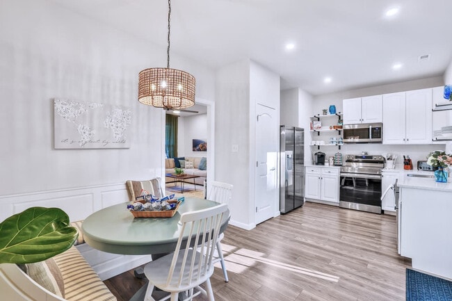 Building Photo - 193 Scarlet Oak Dr