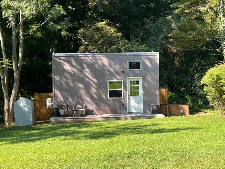 Primary Photo - 1474 Smokehouse Ln